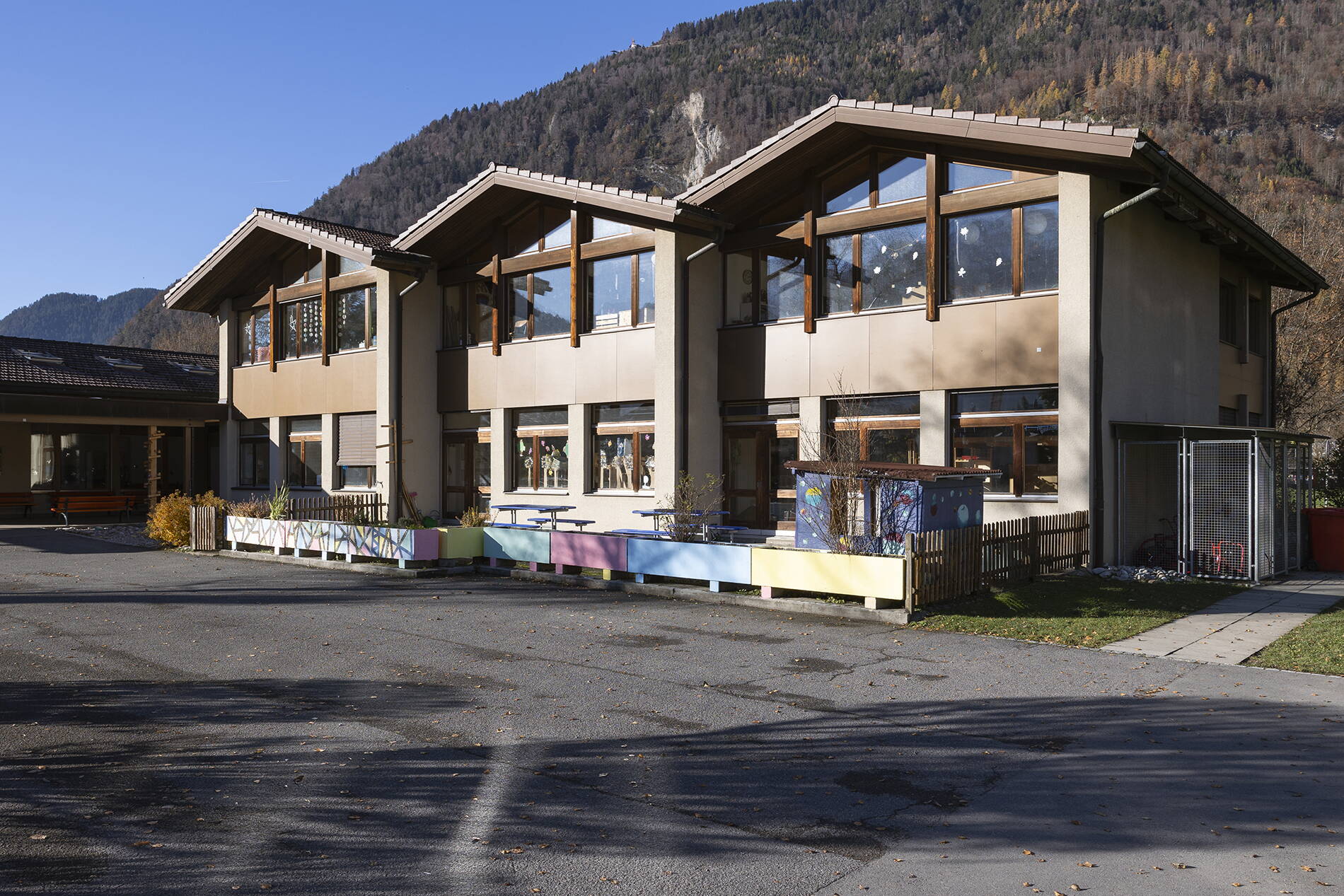 zemi – Zentrum Mittengraben Interlaken zemi – Zentrum Mittengraben Interlaken